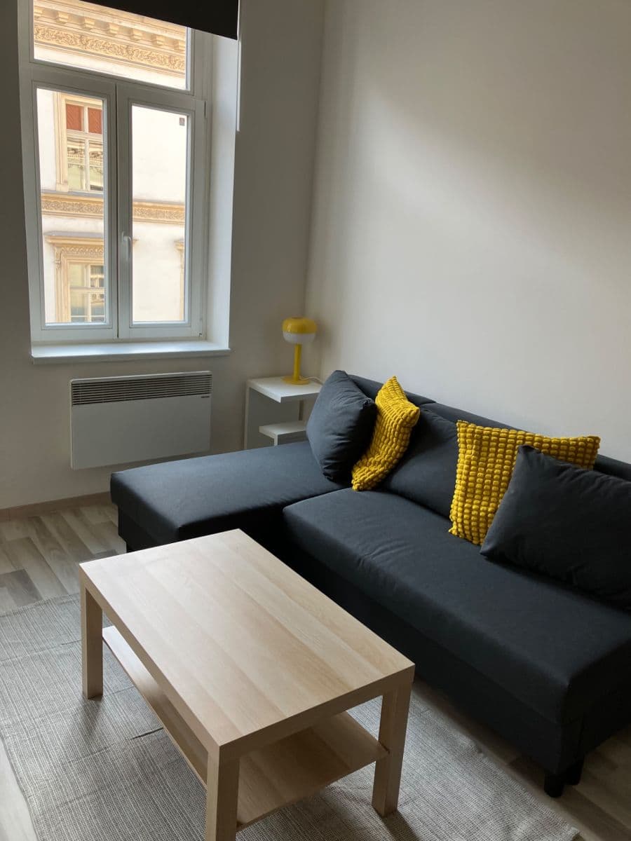 Studio flat to rent, 33 m², Bubenská, Prague, Prague Studio flat to rent, 33 m², Bubenská, Prague, Prague