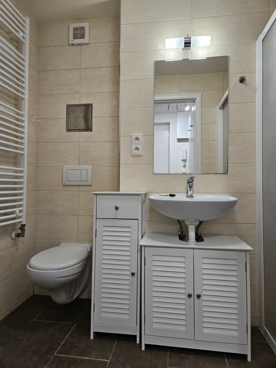 1 bedroom flat to rent, 37 m², Drahobejlova, Prague, Prague 1 bedroom flat to rent, 37 m², Drahobejlova, Prague, Prague