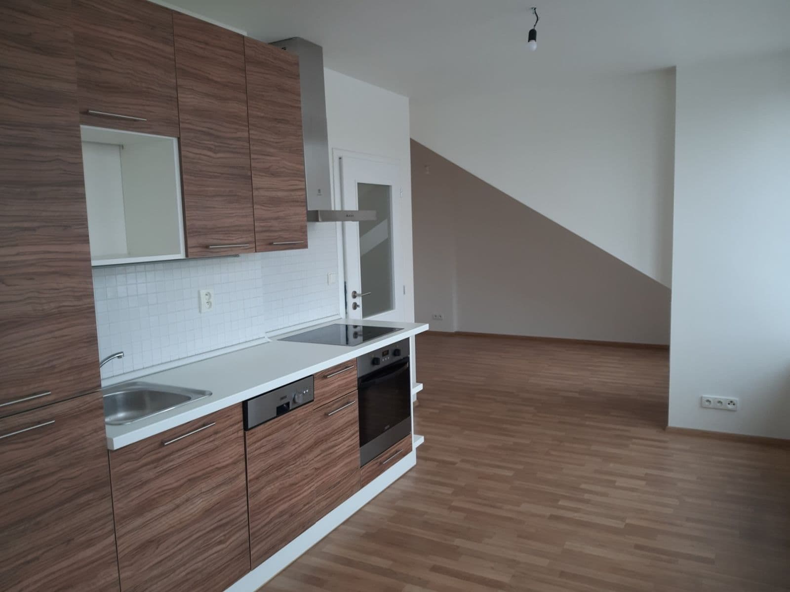 Studio flat to rent, 37 m², Drahobejlova, Prague, Prague Studio flat to rent, 37 m², Drahobejlova, Prague, Prague