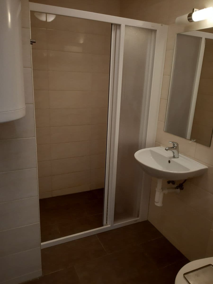 Studio flat to rent, 37 m², Drahobejlova, Prague, Prague Studio flat to rent, 37 m², Drahobejlova, Prague, Prague