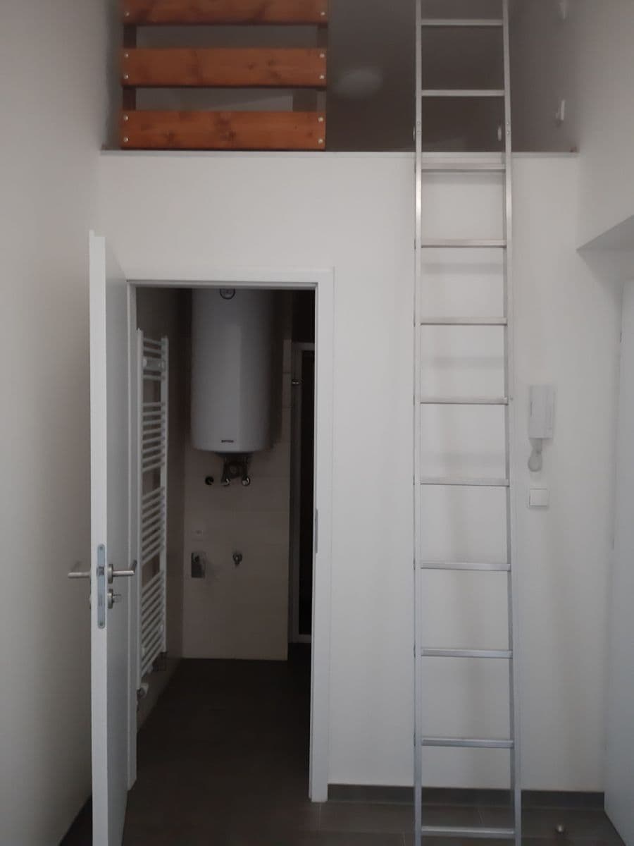 Studio flat to rent, 37 m², Drahobejlova, Prague, Prague Studio flat to rent, 37 m², Drahobejlova, Prague, Prague
