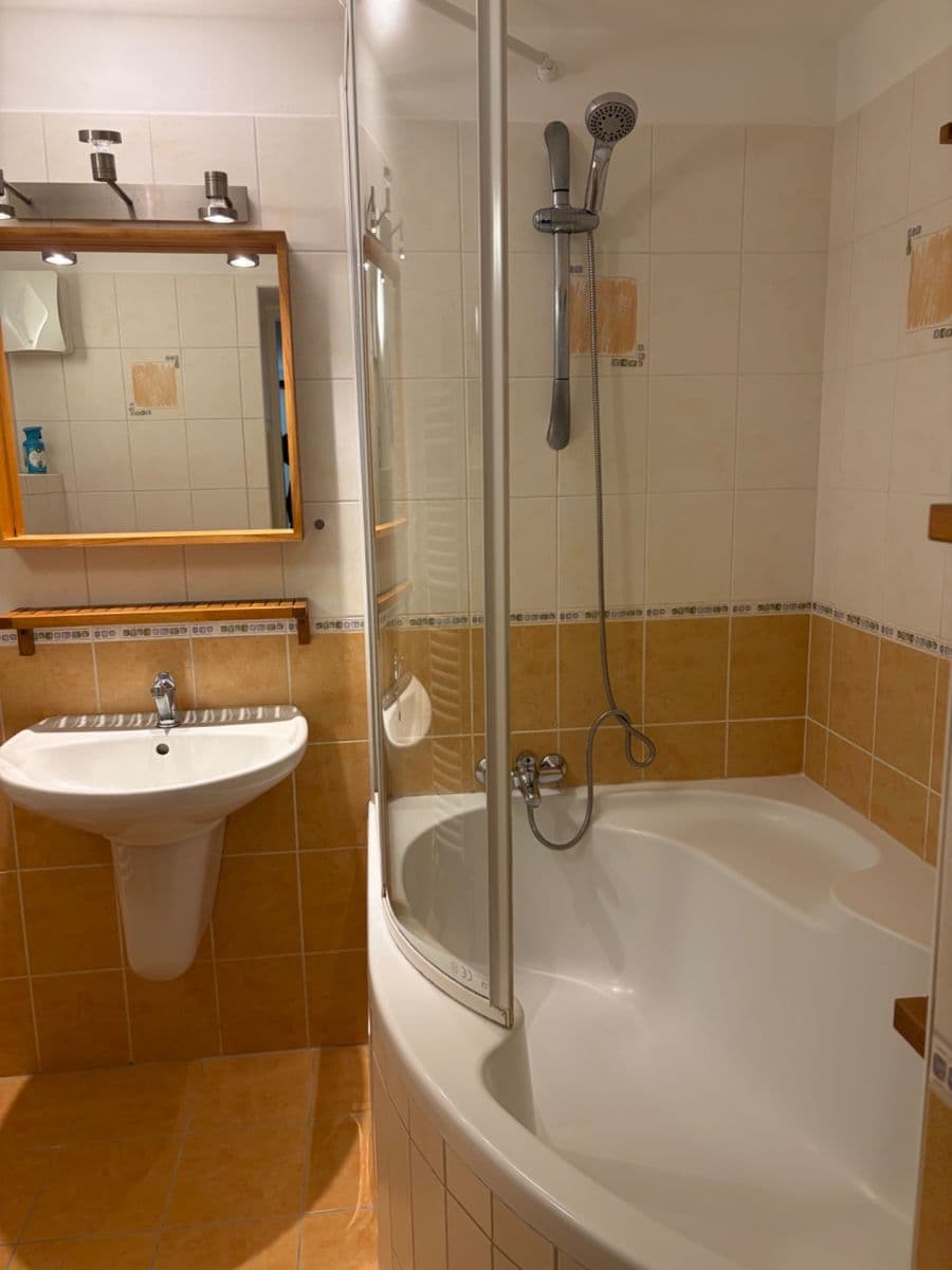 2 bedroom flat to rent, 50 m², Tomická, Prague, Prague 2 bedroom flat to rent, 50 m², Tomická, Prague, Prague