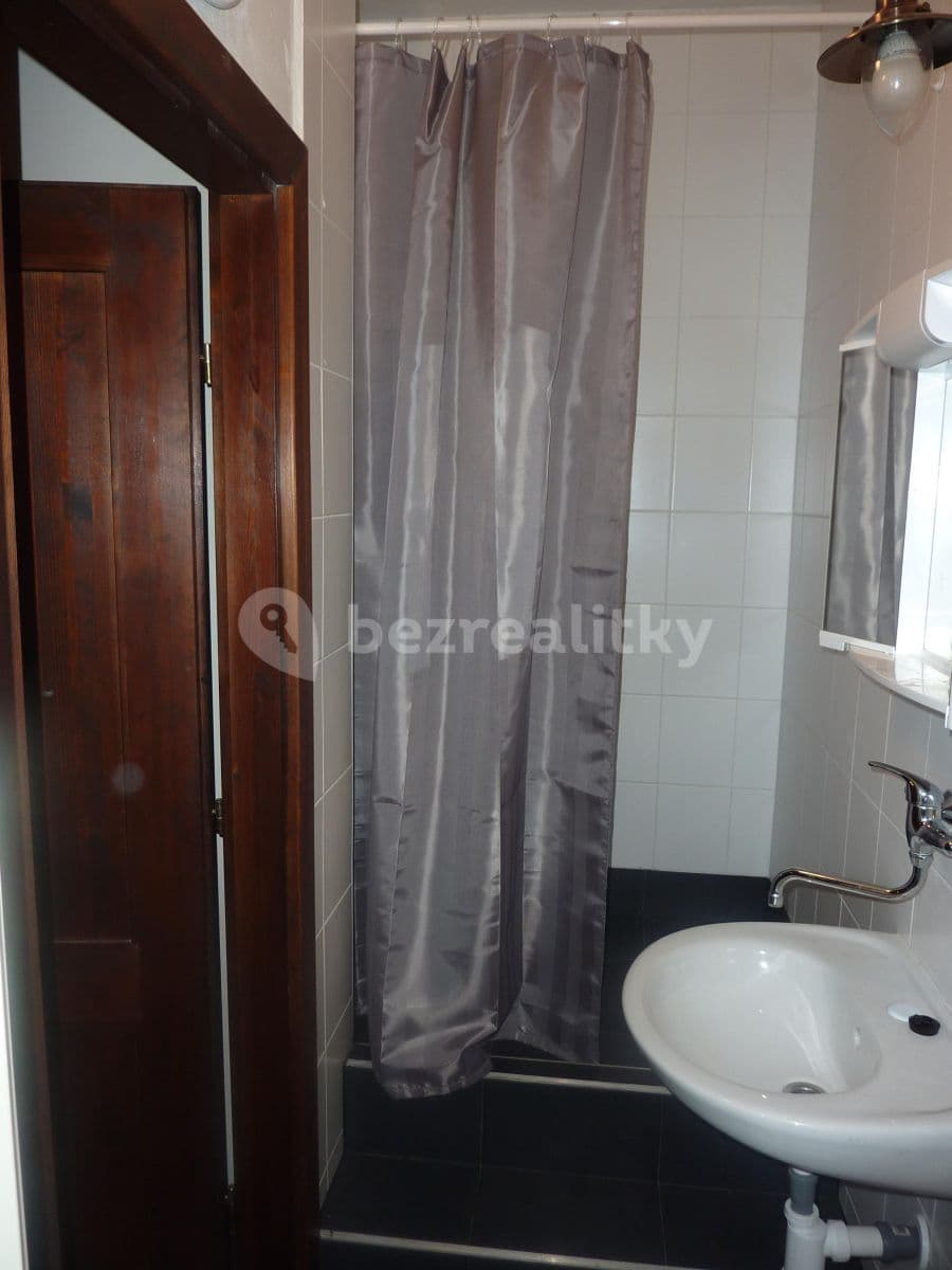 Small studio flat to rent, 34 m², Kostelecká, Sulice, Středočeský Region Small studio flat to rent, 34 m², Kostelecká, Sulice, Středočeský Region