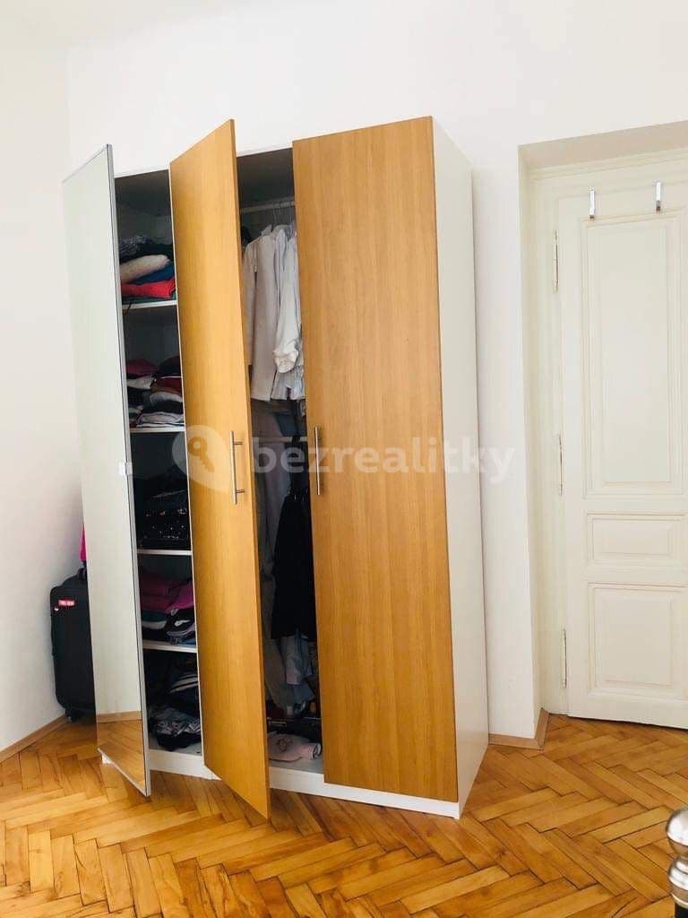 3 bedroom with open-plan kitchen flat to rent, 35 m², Pernerova, Prague, Prague 3 bedroom with open-plan kitchen flat to rent, 35 m², Pernerova, Prague, Prague
