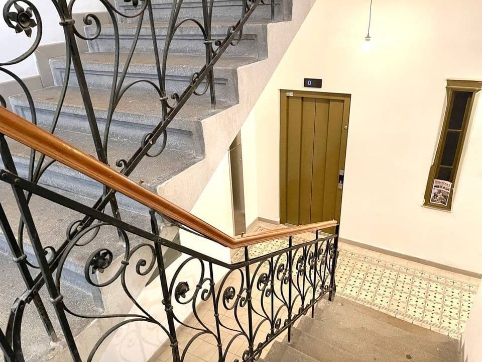 3 bedroom with open-plan kitchen flat to rent, 25 m², Pernerova, Prague, Prague 3 bedroom with open-plan kitchen flat to rent, 25 m², Pernerova, Prague, Prague