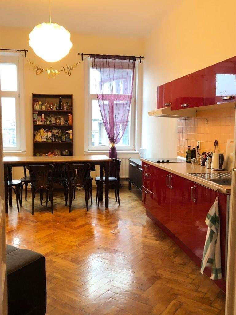 3 bedroom with open-plan kitchen flat to rent, 25 m², Pernerova, Prague, Prague 3 bedroom with open-plan kitchen flat to rent, 25 m², Pernerova, Prague, Prague