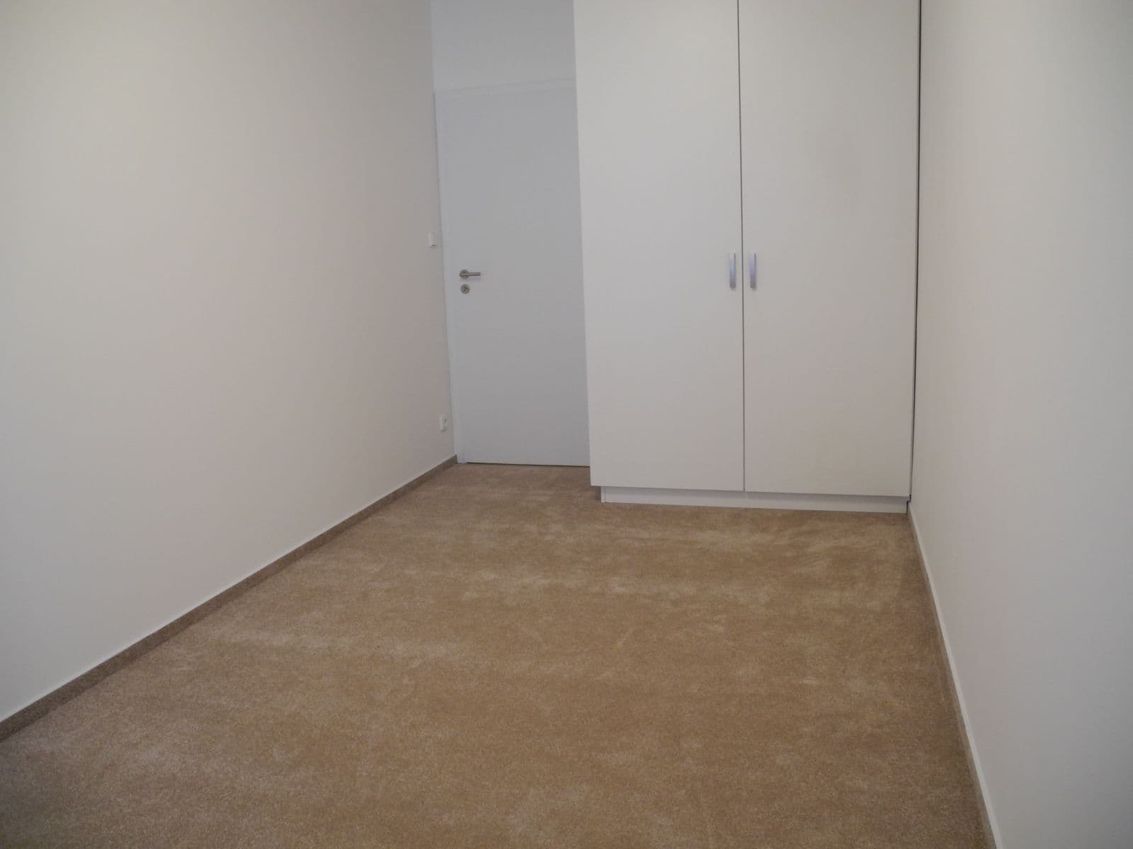 1 bedroom with open-plan kitchen flat to rent, 50 m², Padovská, Prague, Prague 1 bedroom with open-plan kitchen flat to rent, 50 m², Padovská, Prague, Prague