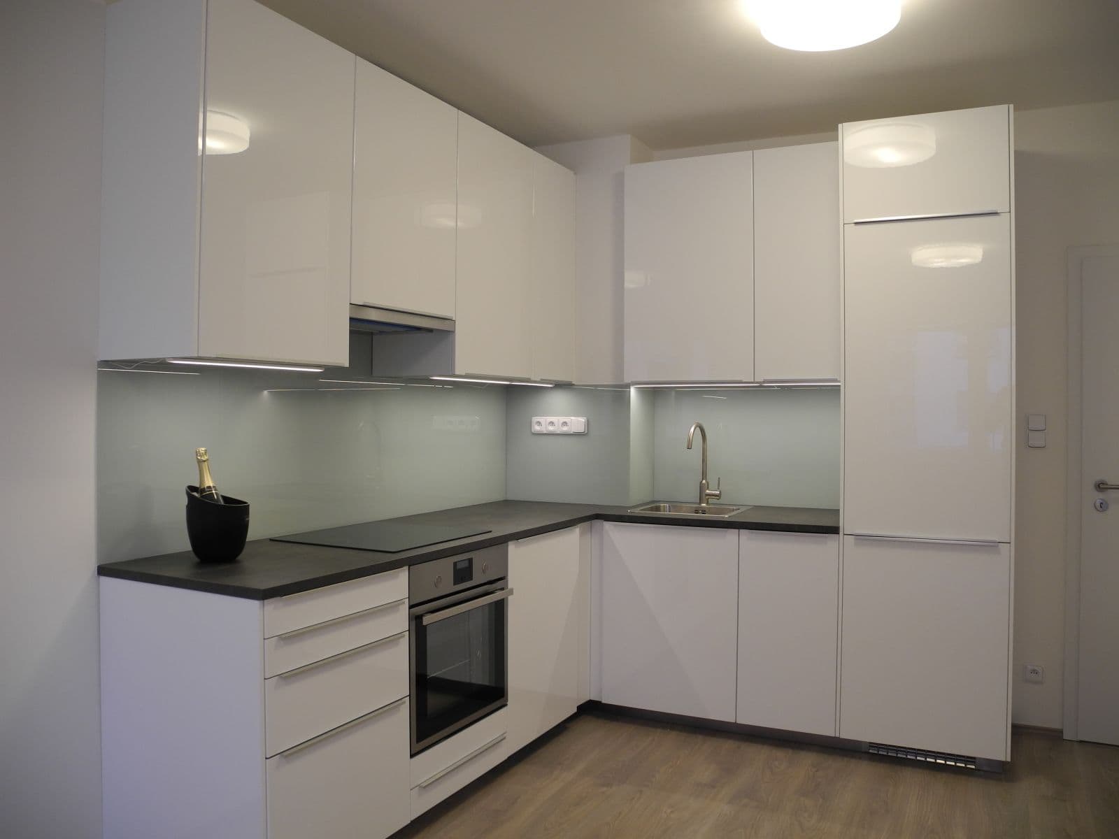 1 bedroom with open-plan kitchen flat to rent, 50 m², Padovská, Prague, Prague 1 bedroom with open-plan kitchen flat to rent, 50 m², Padovská, Prague, Prague