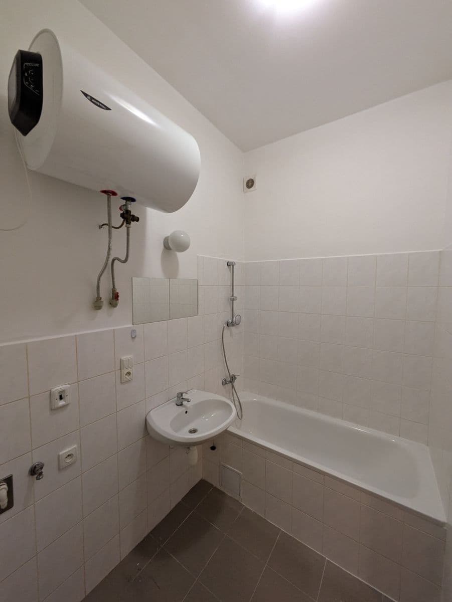 Studio flat to rent, 28 m², Lounská, Teplice, Ústecký Region Studio flat to rent, 28 m², Lounská, Teplice, Ústecký Region