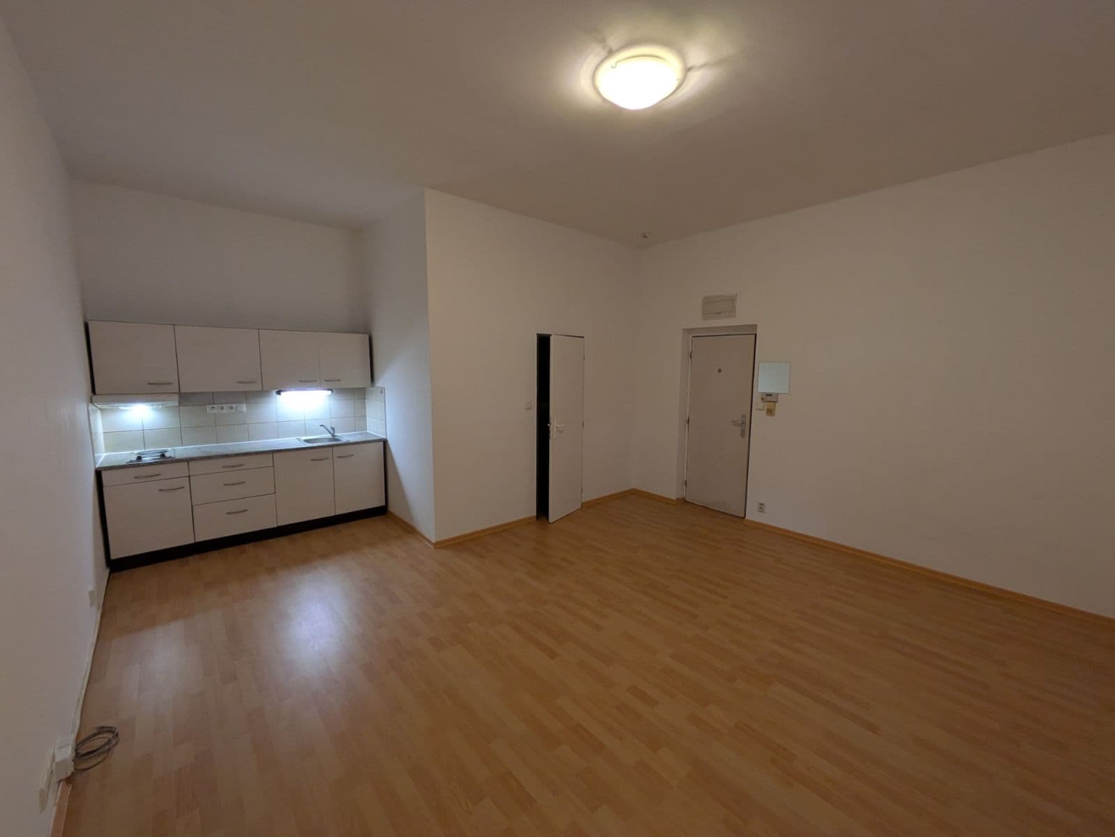 Studio flat to rent, 28 m², Lounská, Teplice, Ústecký Region Studio flat to rent, 28 m², Lounská, Teplice, Ústecký Region