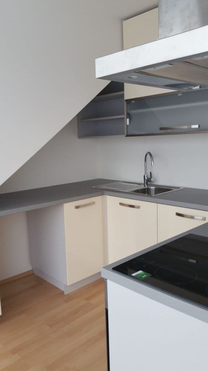 1 bedroom flat to rent, 44 m², Hutařova, Brno, Jihomoravský Region 1 bedroom flat to rent, 44 m², Hutařova, Brno, Jihomoravský Region