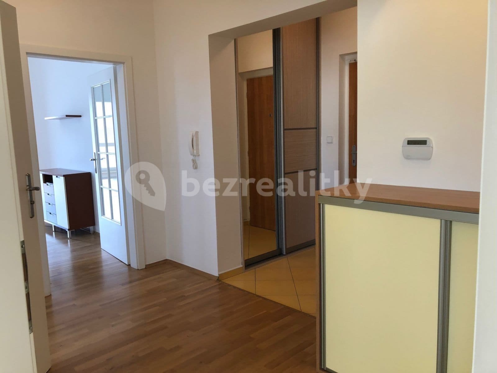 2 bedroom with open-plan kitchen flat to rent, 95 m², U Včely, Prague, Prague 2 bedroom with open-plan kitchen flat to rent, 95 m², U Včely, Prague, Prague