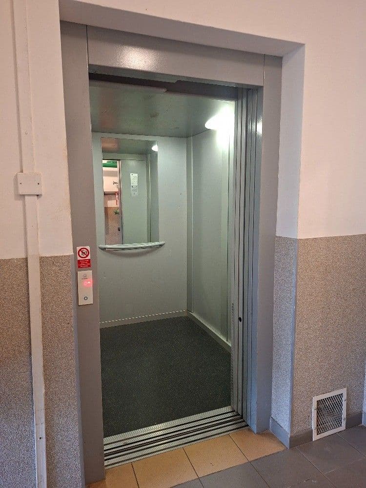 1 bedroom with open-plan kitchen flat to rent, 40 m², Krhanická, Prague, Prague 1 bedroom with open-plan kitchen flat to rent, 40 m², Krhanická, Prague, Prague