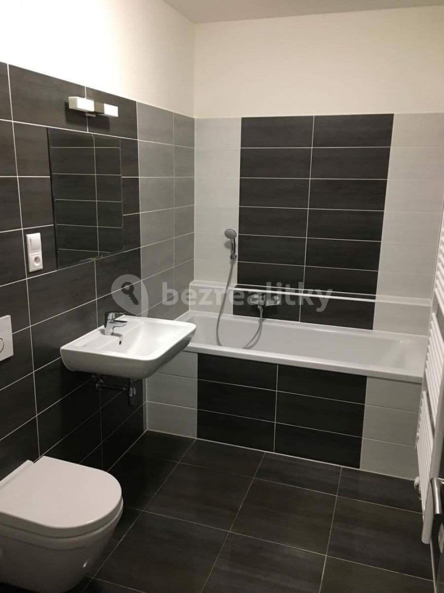 1 bedroom with open-plan kitchen flat to rent, 55 m², ulice Generála Selnera, Kladno, Středočeský Region 1 bedroom with open-plan kitchen flat to rent, 55 m², ulice Generála Selnera, Kladno, Středočeský Region