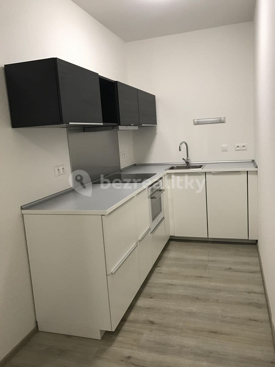 1 bedroom with open-plan kitchen flat to rent, 55 m², ulice Generála Selnera, Kladno, Středočeský Region 1 bedroom with open-plan kitchen flat to rent, 55 m², ulice Generála Selnera, Kladno, Středočeský Region