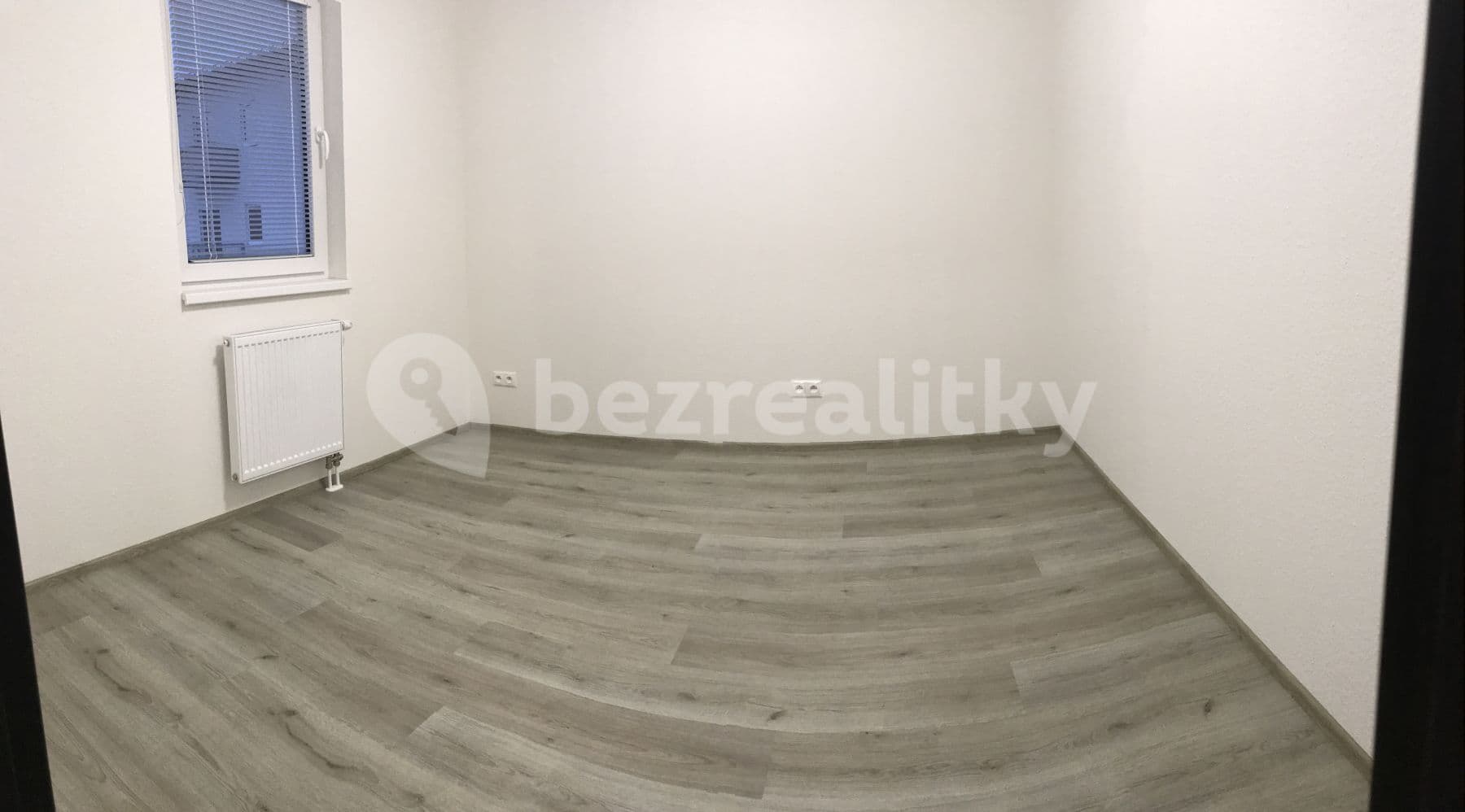1 bedroom with open-plan kitchen flat to rent, 55 m², ulice Generála Selnera, Kladno, Středočeský Region 1 bedroom with open-plan kitchen flat to rent, 55 m², ulice Generála Selnera, Kladno, Středočeský Region