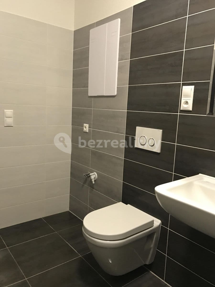 1 bedroom with open-plan kitchen flat to rent, 55 m², ulice Generála Selnera, Kladno, Středočeský Region 1 bedroom with open-plan kitchen flat to rent, 55 m², ulice Generála Selnera, Kladno, Středočeský Region