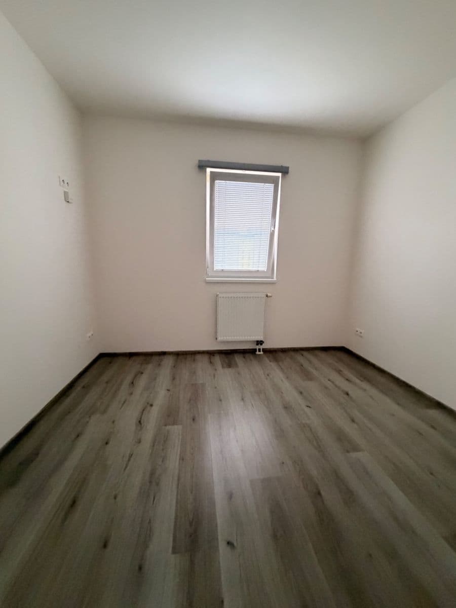 1 bedroom with open-plan kitchen flat to rent, 55 m², ulice Generála Selnera, Kladno, Středočeský Region 1 bedroom with open-plan kitchen flat to rent, 55 m², ulice Generála Selnera, Kladno, Středočeský Region