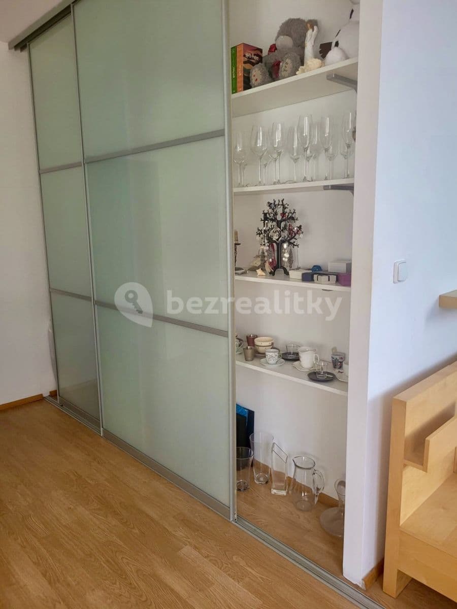 1 bedroom with open-plan kitchen flat to rent, 41 m², Mattioliho, Prague, Prague 1 bedroom with open-plan kitchen flat to rent, 41 m², Mattioliho, Prague, Prague
