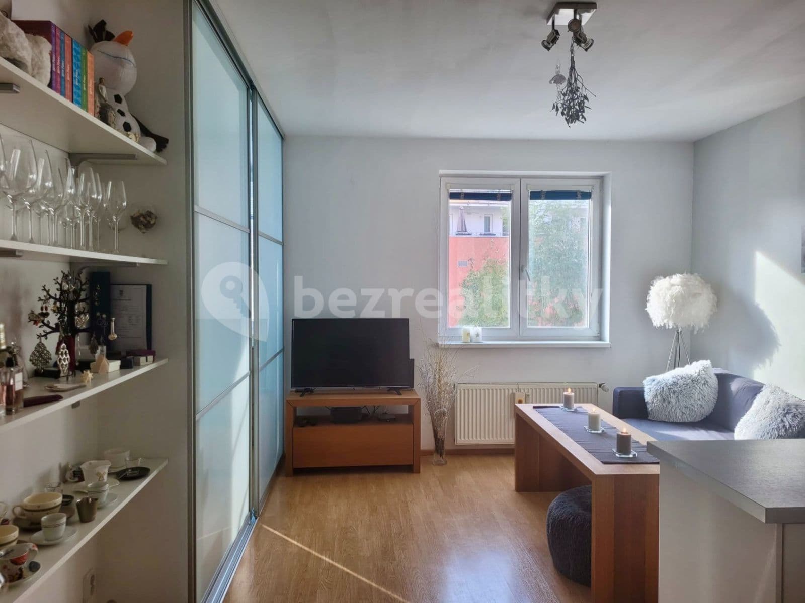 1 bedroom with open-plan kitchen flat to rent, 41 m², Mattioliho, Prague, Prague 1 bedroom with open-plan kitchen flat to rent, 41 m², Mattioliho, Prague, Prague