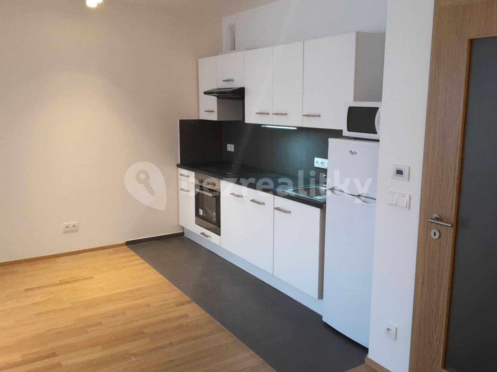 Studio flat to rent, 32 m², Čumpelíkova, Prague, Prague Studio flat to rent, 32 m², Čumpelíkova, Prague, Prague