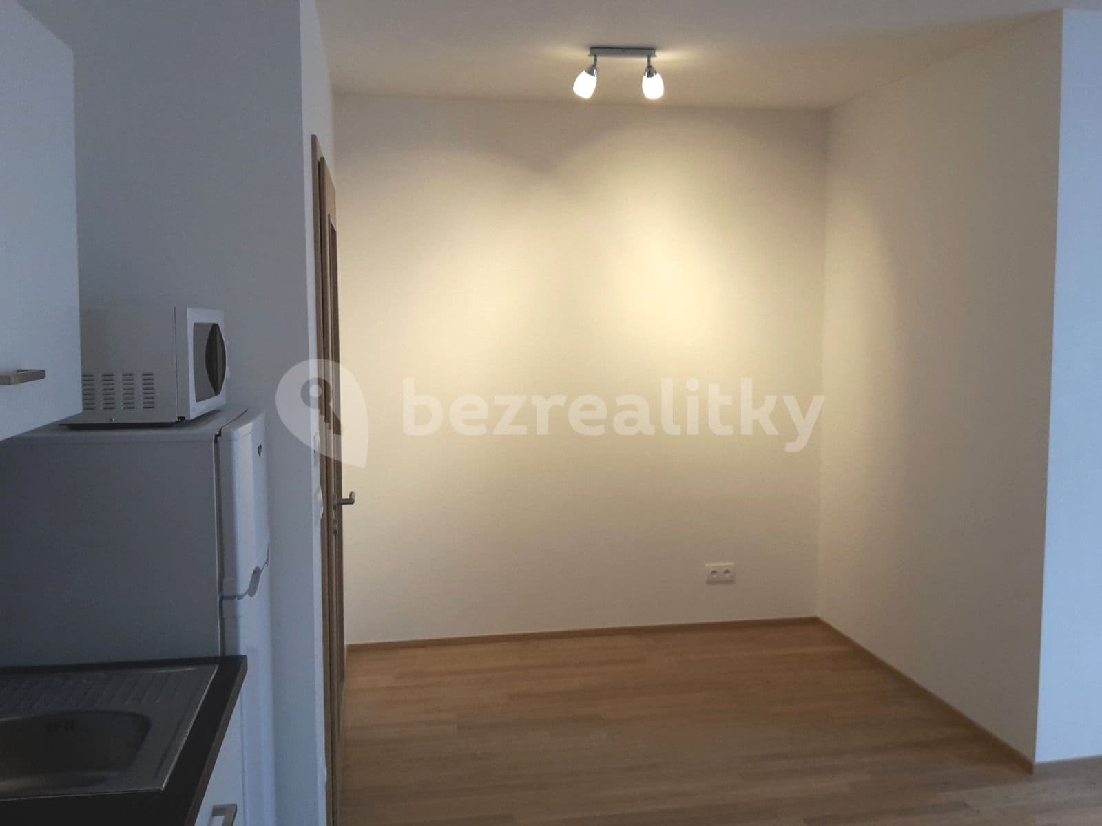 Studio flat to rent, 32 m², Čumpelíkova, Prague, Prague Studio flat to rent, 32 m², Čumpelíkova, Prague, Prague