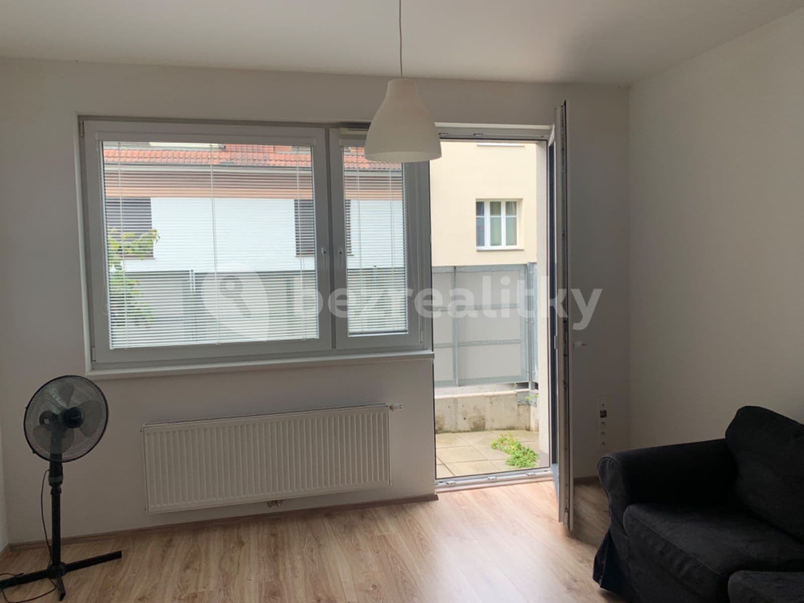 Studio flat to rent, 33 m², Pod Jarovem, Prague, Prague Studio flat to rent, 33 m², Pod Jarovem, Prague, Prague