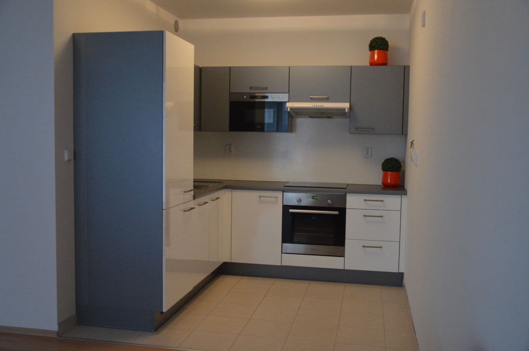 1 bedroom with open-plan kitchen flat to rent, 69 m², Jana Přibíka, Prague, Prague 1 bedroom with open-plan kitchen flat to rent, 69 m², Jana Přibíka, Prague, Prague