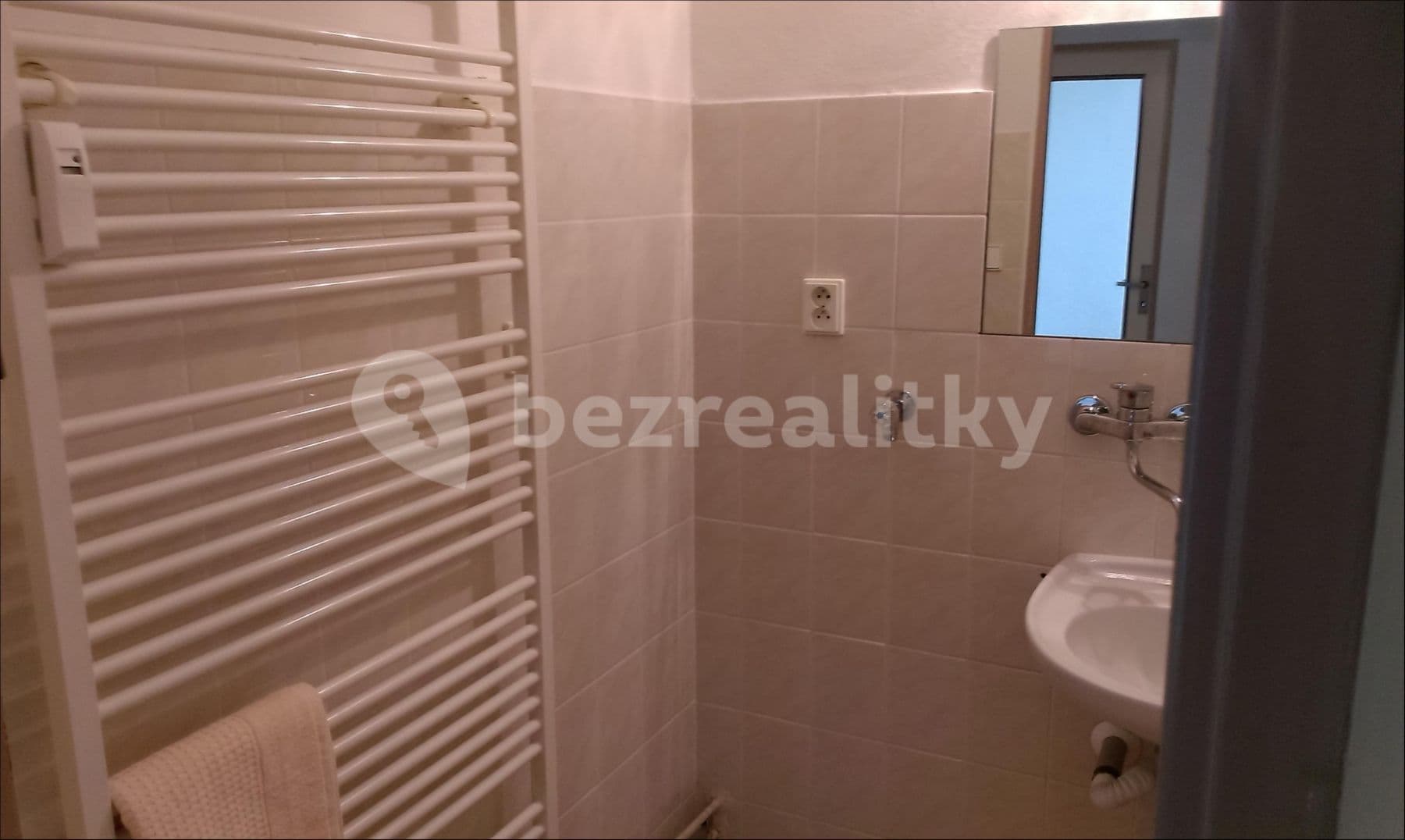 1 bedroom with open-plan kitchen flat to rent, 57 m², Pod Zámečkem, Hradec Králové, Královéhradecký Region 1 bedroom with open-plan kitchen flat to rent, 57 m², Pod Zámečkem, Hradec Králové, Královéhradecký Region