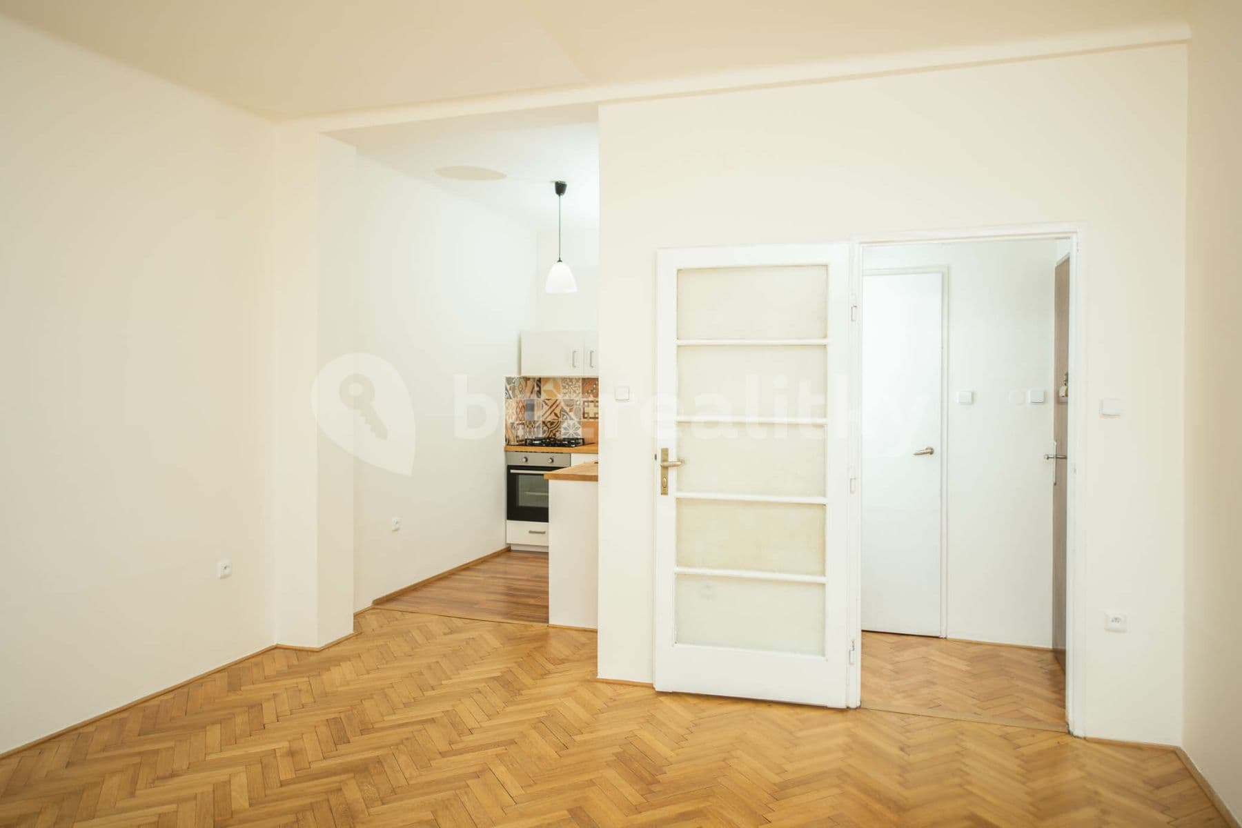 Studio flat to rent, 32 m², Bulharská, Prague, Prague Studio flat to rent, 32 m², Bulharská, Prague, Prague