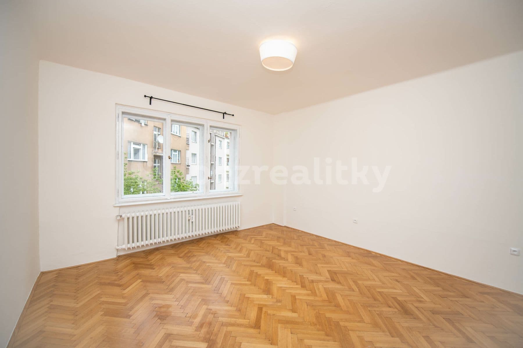 Studio flat to rent, 32 m², Bulharská, Prague, Prague Studio flat to rent, 32 m², Bulharská, Prague, Prague