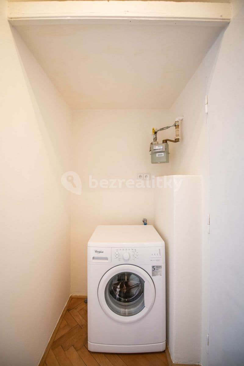 Studio flat to rent, 32 m², Bulharská, Prague, Prague Studio flat to rent, 32 m², Bulharská, Prague, Prague