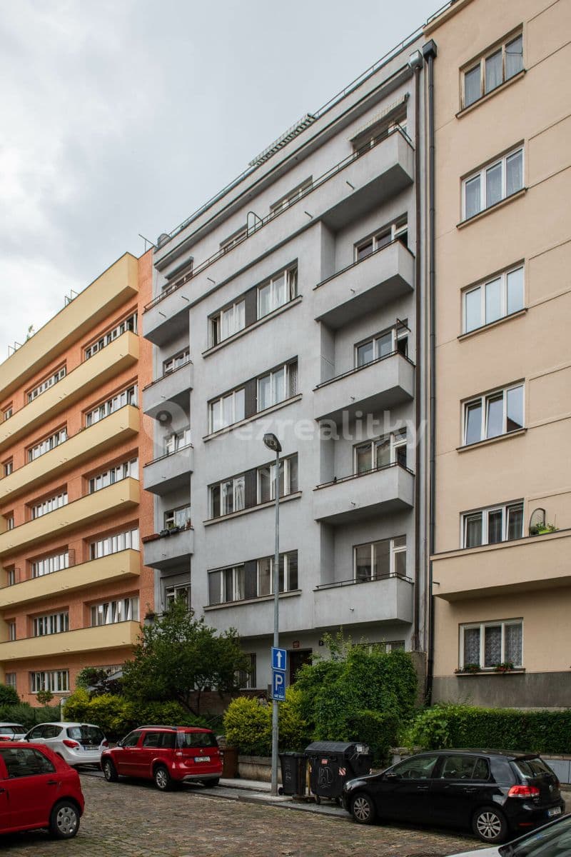 Studio flat to rent, 32 m², Bulharská, Prague, Prague Studio flat to rent, 32 m², Bulharská, Prague, Prague