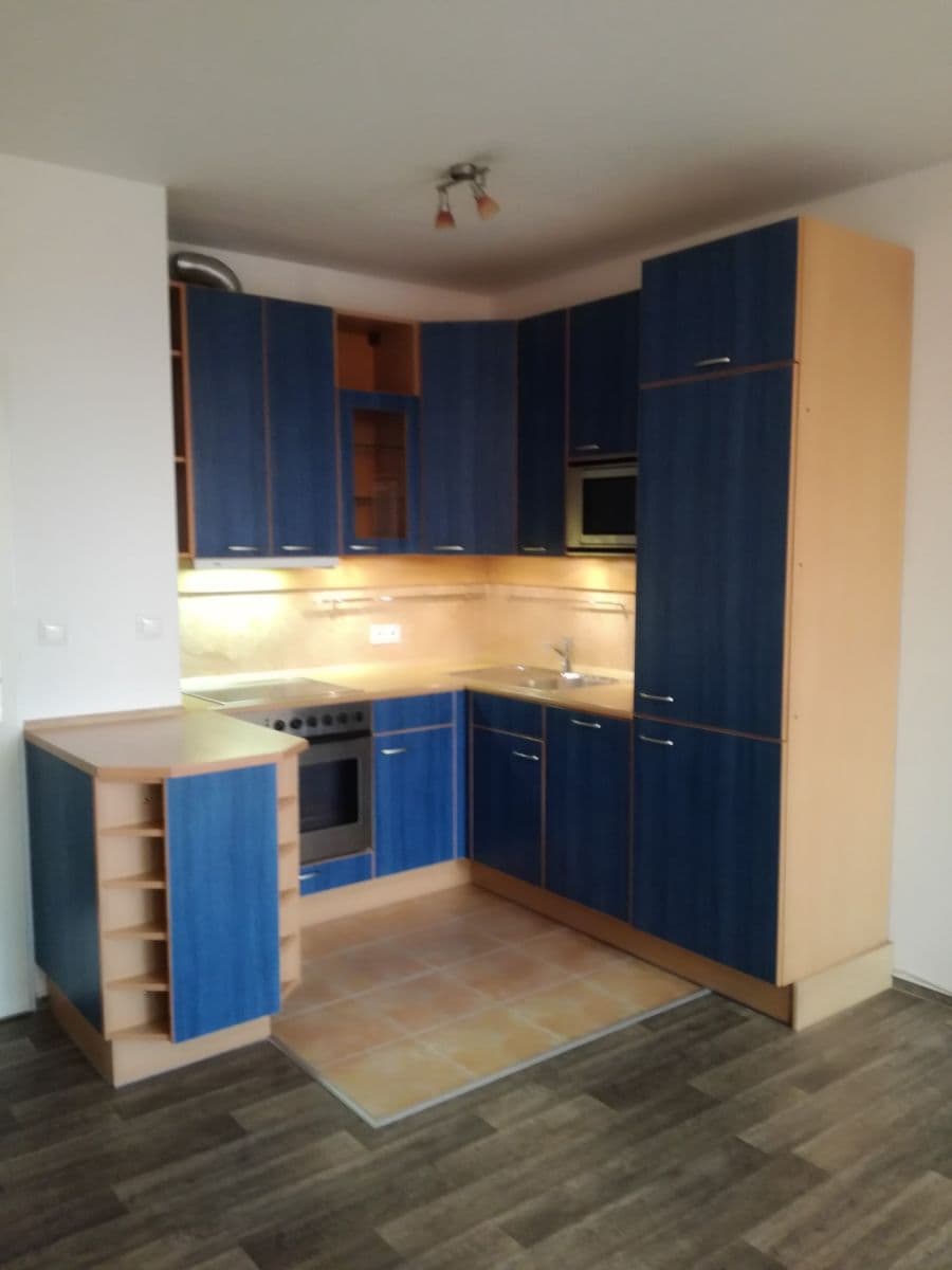 1 bedroom with open-plan kitchen flat to rent, 53 m², Zlonická, Prague, Prague 1 bedroom with open-plan kitchen flat to rent, 53 m², Zlonická, Prague, Prague