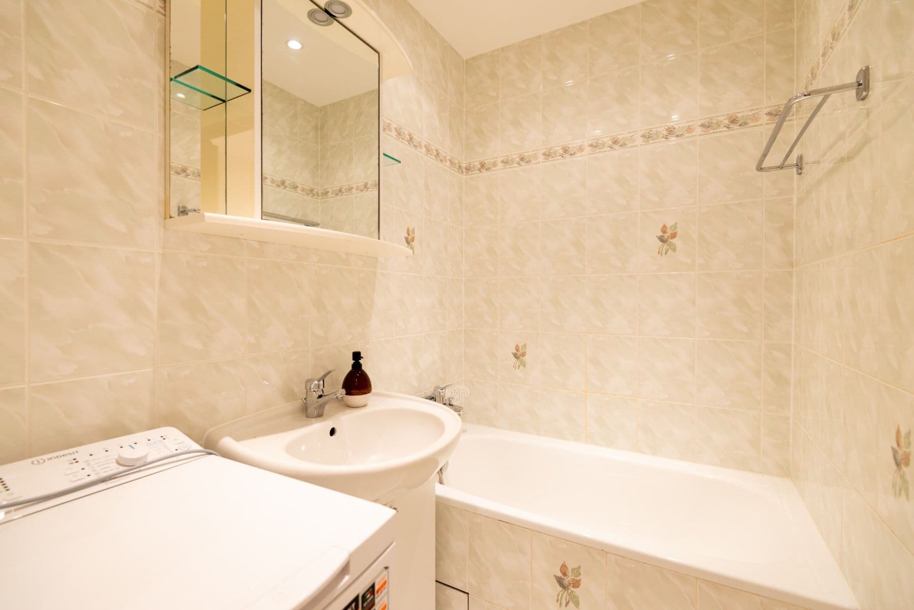 1 bedroom with open-plan kitchen flat to rent, 43 m², Lessnerova, Prague, Prague 1 bedroom with open-plan kitchen flat to rent, 43 m², Lessnerova, Prague, Prague