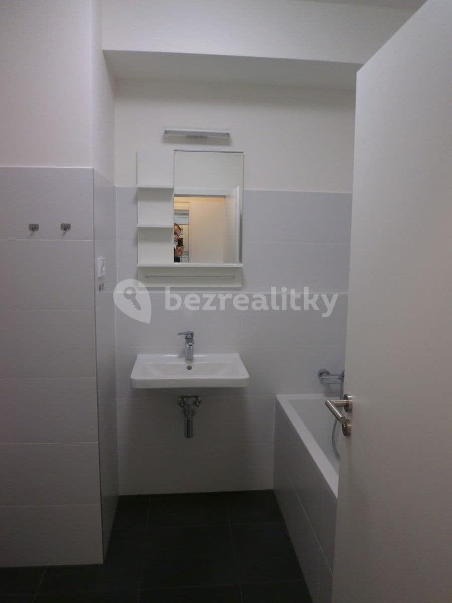 Studio flat to rent, 41 m², U Červeného mlýna, Brno, Jihomoravský Region Studio flat to rent, 41 m², U Červeného mlýna, Brno, Jihomoravský Region