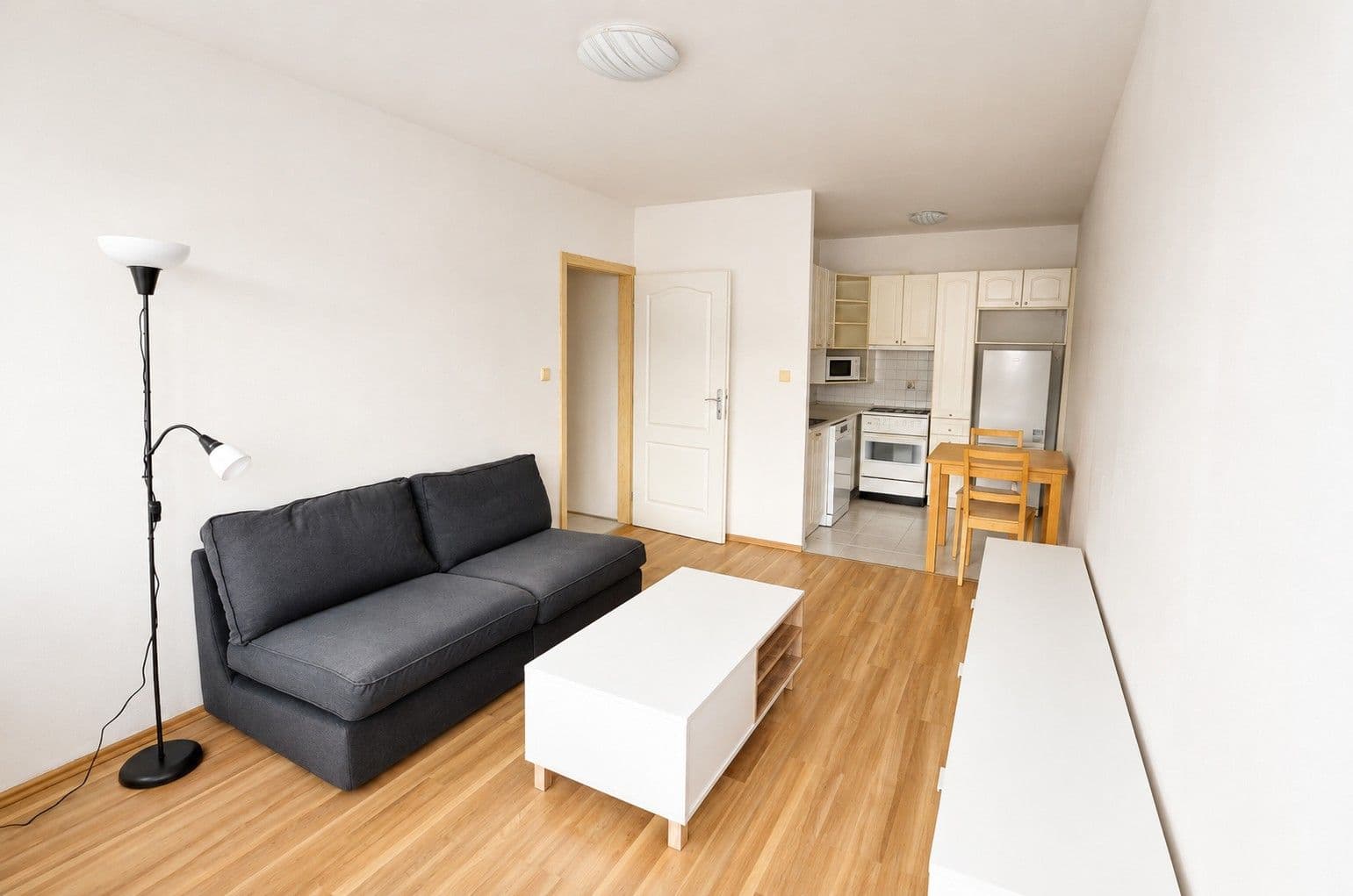 1 bedroom with open-plan kitchen flat to rent, 40 m², Molákova, Prague, Prague 1 bedroom with open-plan kitchen flat to rent, 40 m², Molákova, Prague, Prague