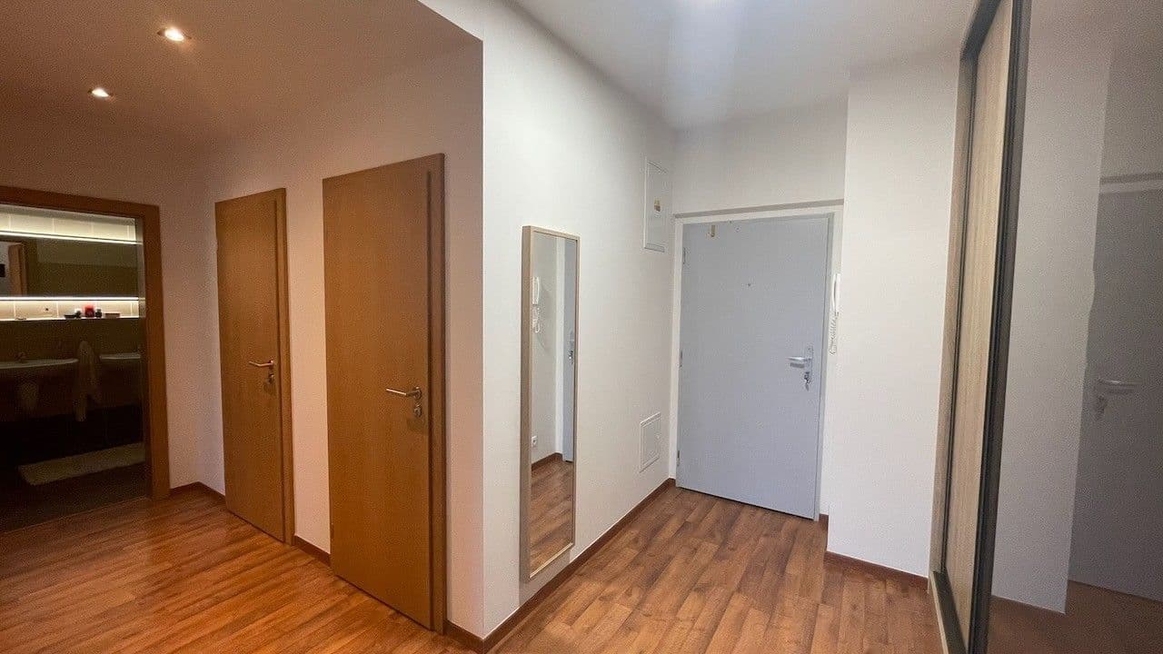 1 bedroom with open-plan kitchen flat to rent, 58 m², Nad Smetankou, Prague, Prague 1 bedroom with open-plan kitchen flat to rent, 58 m², Nad Smetankou, Prague, Prague
