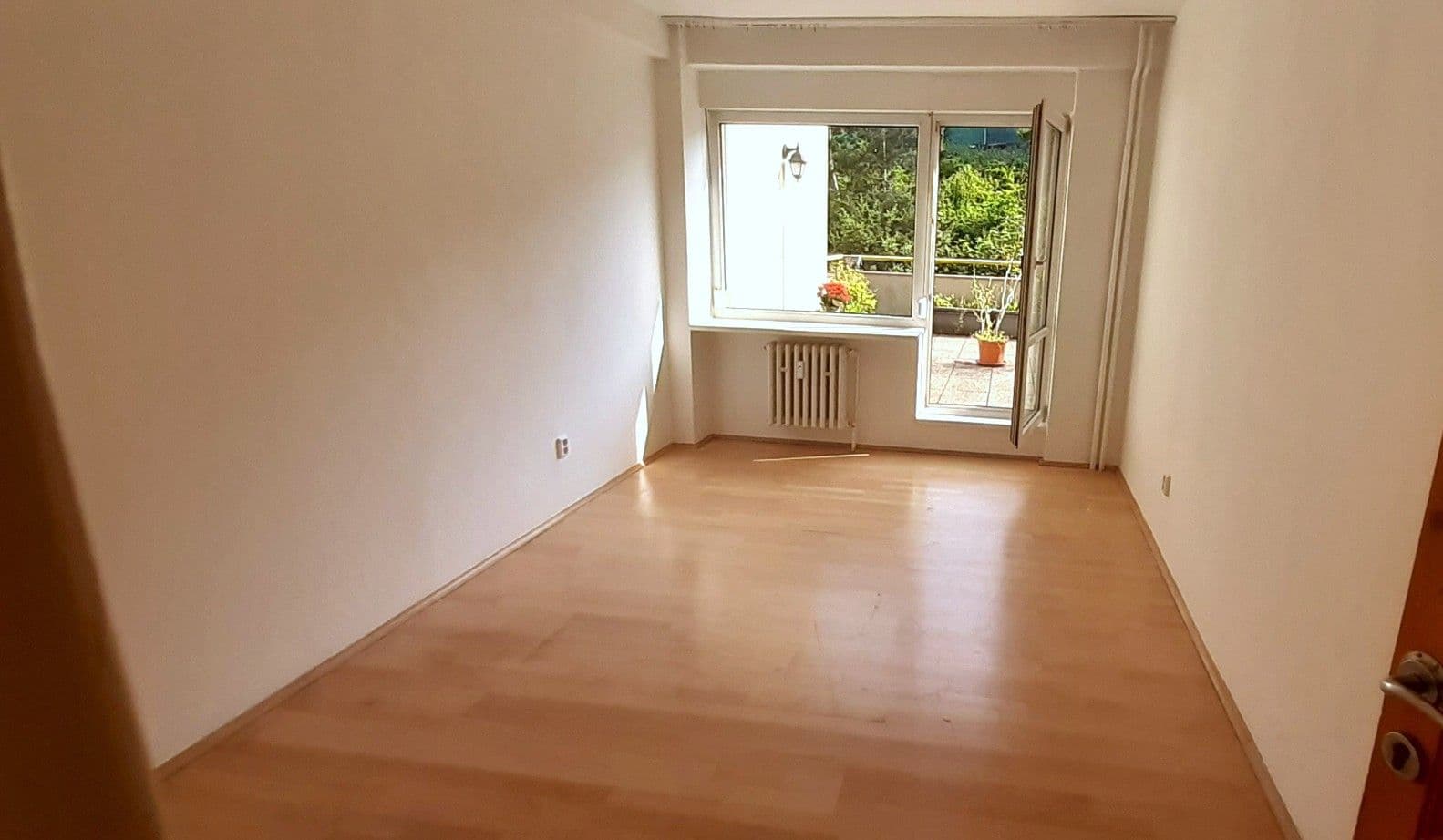 2 bedroom with open-plan kitchen flat to rent, 77 m², Ke Dvoru, Prague, Prague 2 bedroom with open-plan kitchen flat to rent, 77 m², Ke Dvoru, Prague, Prague