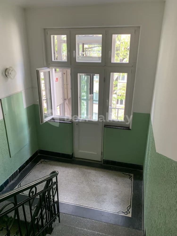 3 bedroom flat to rent, 120 m², U Havlíčkových sadů, Prague, Prague 3 bedroom flat to rent, 120 m², U Havlíčkových sadů, Prague, Prague