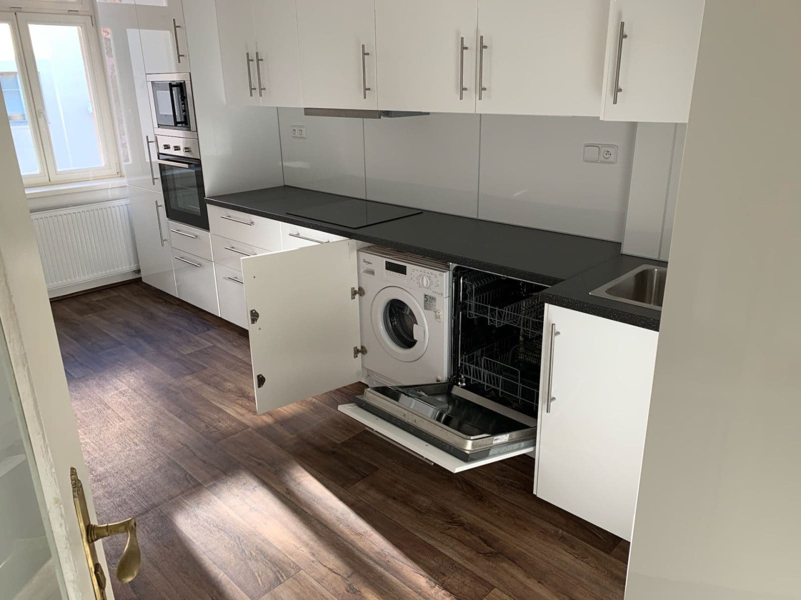 3 bedroom flat to rent, 120 m², U Havlíčkových sadů, Prague, Prague 3 bedroom flat to rent, 120 m², U Havlíčkových sadů, Prague, Prague