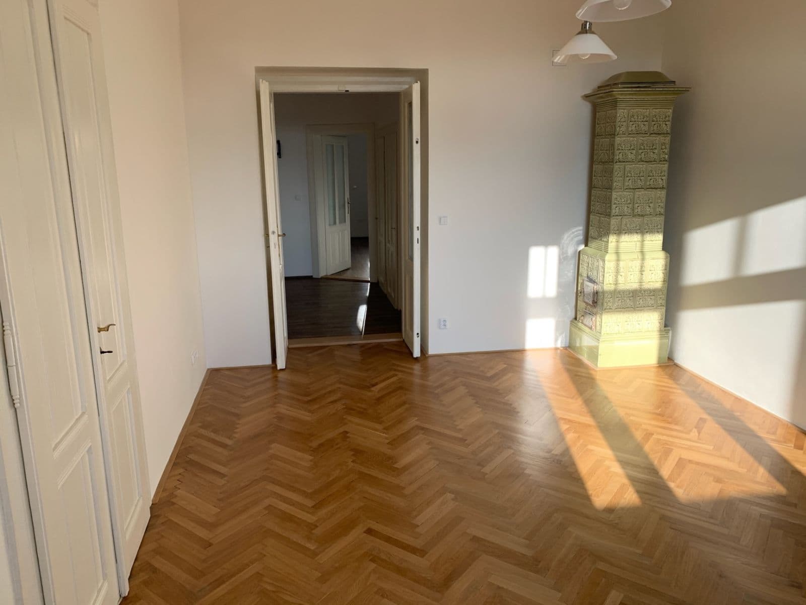 3 bedroom flat to rent, 120 m², U Havlíčkových sadů, Prague, Prague 3 bedroom flat to rent, 120 m², U Havlíčkových sadů, Prague, Prague