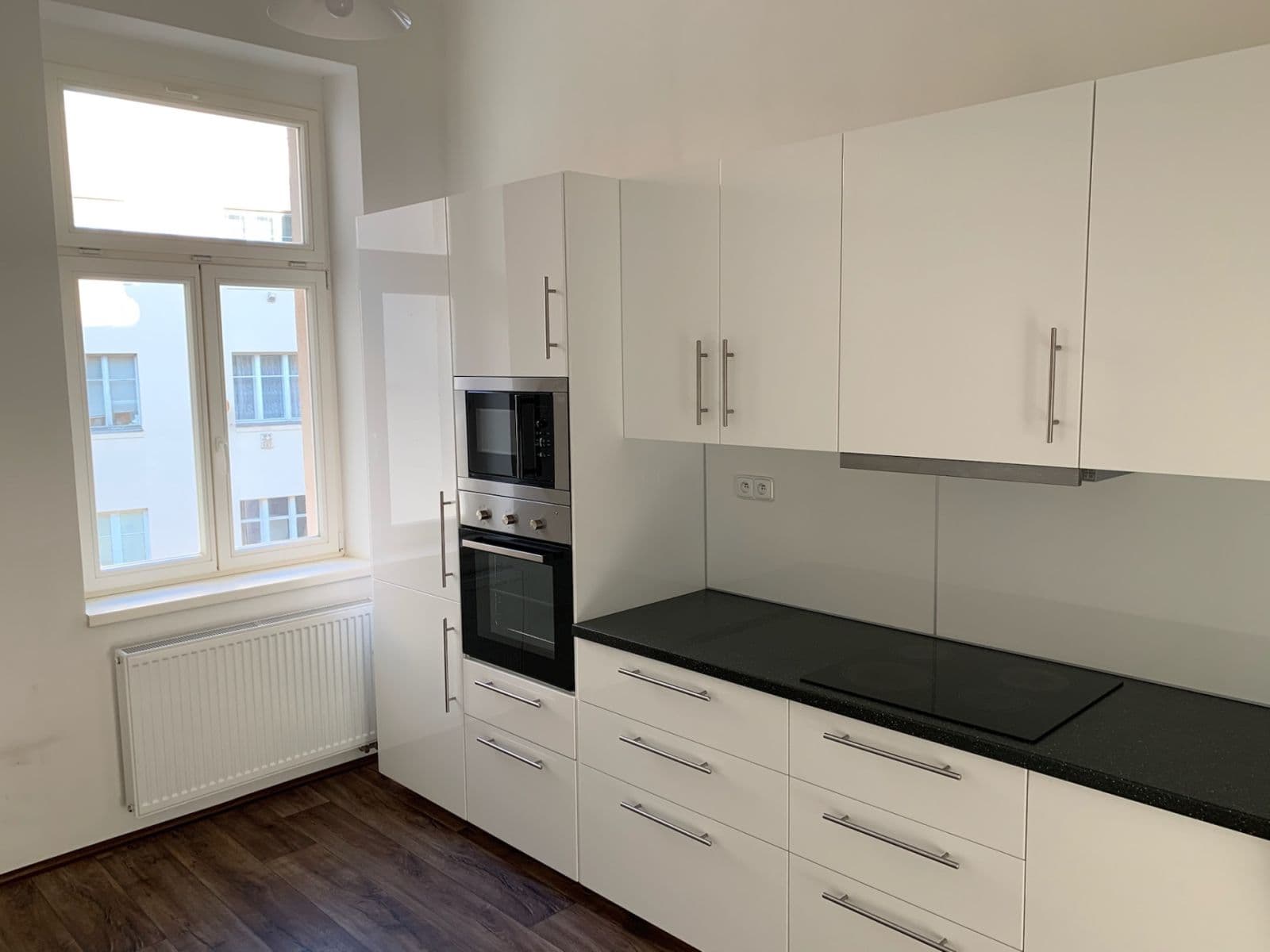 3 bedroom flat to rent, 120 m², U Havlíčkových sadů, Prague, Prague 3 bedroom flat to rent, 120 m², U Havlíčkových sadů, Prague, Prague