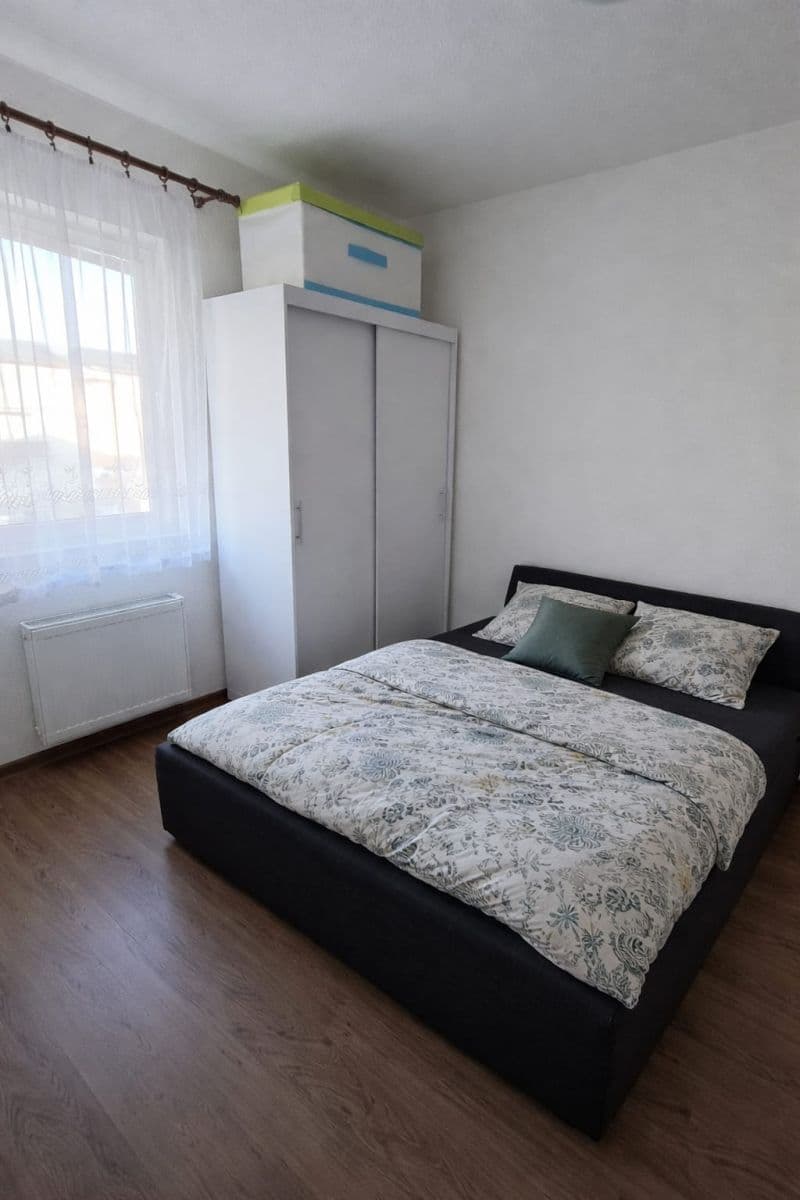 1 bedroom with open-plan kitchen flat to rent, 44 m², ulice Generála Selnera, Kladno, Středočeský Region 1 bedroom with open-plan kitchen flat to rent, 44 m², ulice Generála Selnera, Kladno, Středočeský Region