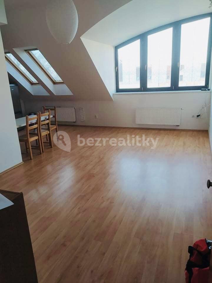 1 bedroom with open-plan kitchen flat to rent, 54 m², náměstí Republiky, Brno, Jihomoravský Region