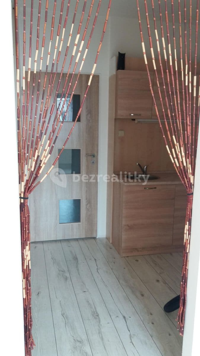 Studio flat to rent, 33 m², náměstí Přátelství, Tábor, Jihočeský Region Studio flat to rent, 33 m², náměstí Přátelství, Tábor, Jihočeský Region