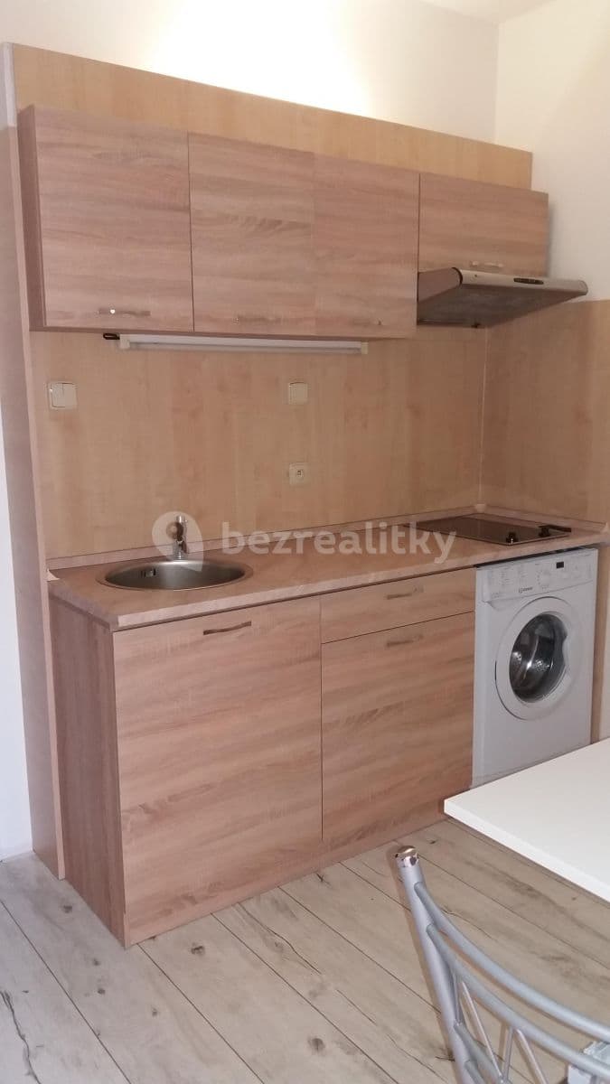 Studio flat to rent, 33 m², náměstí Přátelství, Tábor, Jihočeský Region Studio flat to rent, 33 m², náměstí Přátelství, Tábor, Jihočeský Region