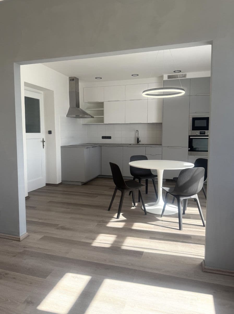 2 bedroom with open-plan kitchen flat to rent, 85 m², Malínská, Prague, Prague 2 bedroom with open-plan kitchen flat to rent, 85 m², Malínská, Prague, Prague