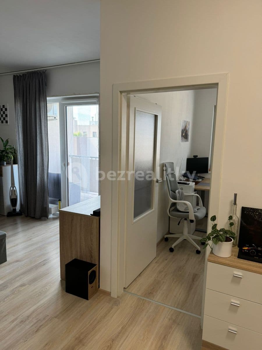 1 bedroom with open-plan kitchen flat to rent, 50 m², Řípská, Brno, Jihomoravský Region 1 bedroom with open-plan kitchen flat to rent, 50 m², Řípská, Brno, Jihomoravský Region