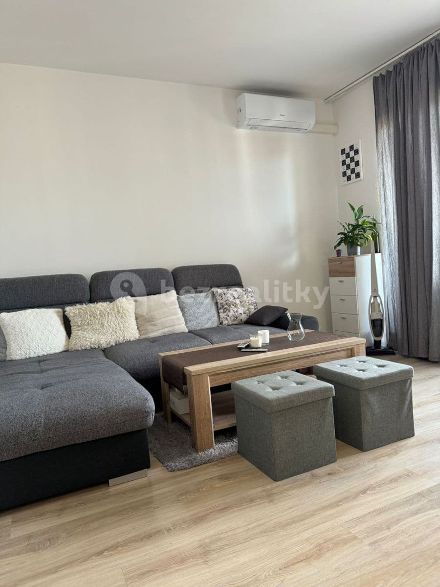 1 bedroom with open-plan kitchen flat to rent, 50 m², Řípská, Brno, Jihomoravský Region 1 bedroom with open-plan kitchen flat to rent, 50 m², Řípská, Brno, Jihomoravský Region